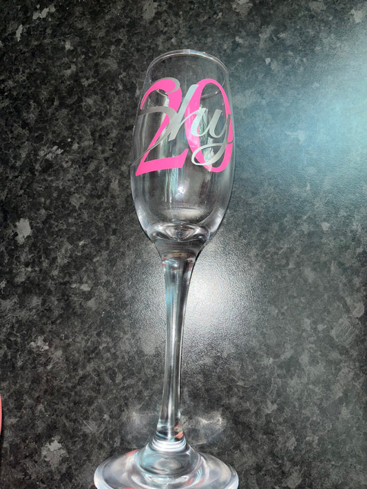 Personalised Champagne Flutes – Custom Plastic Glasses for Hen Parties, Weddings & Birthdays