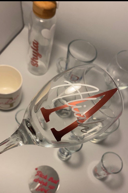 Custom Wine Glass – Personalised Name Glasses for Weddings & Gifts